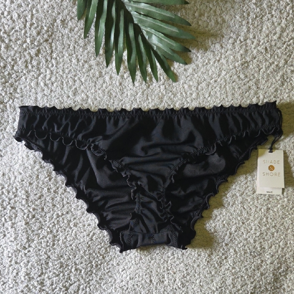 NWT Ruffled Scalloped Scrunch Bikini Bottoms
